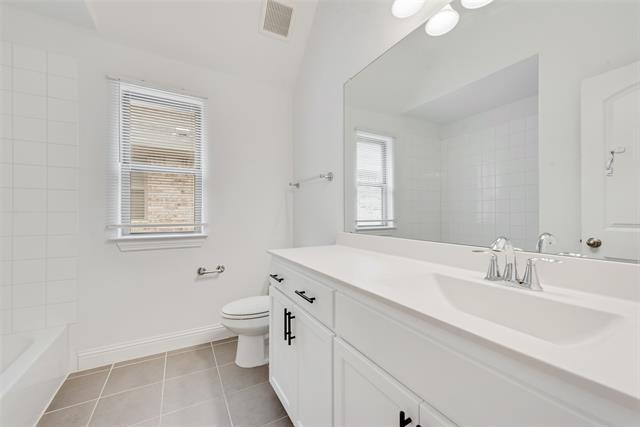 Building Photo - 1027 Huckleberry St