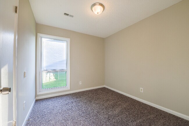 Building Photo - 7117 Tollhouse Dr