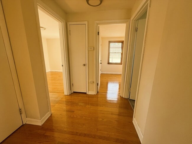 Building Photo - 2 bedroom Rental Home