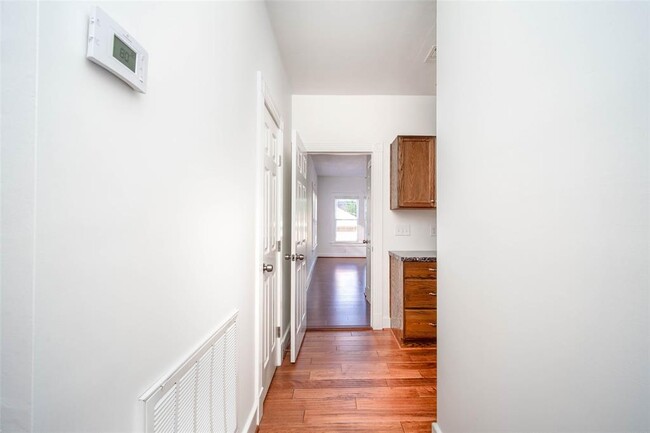 Building Photo - 2601 Rosedale St