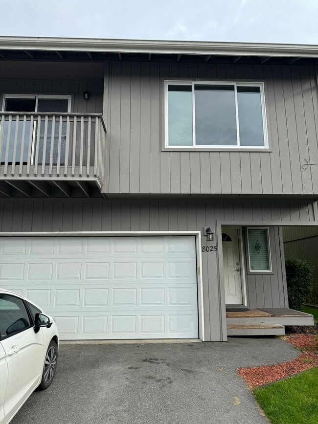 Primary Photo - Beautifully updated 3 bed/2 bath townhome