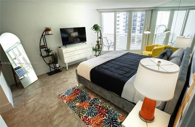 Building Photo - 1717 N Bayshore Dr