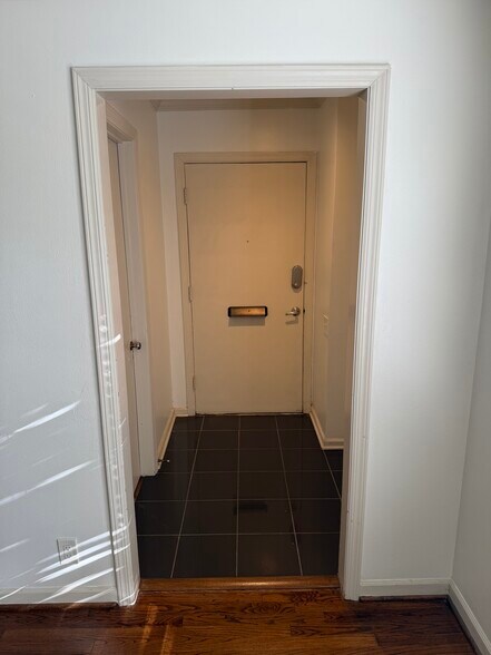 Building Photo - 4151 Hawthorne Ave