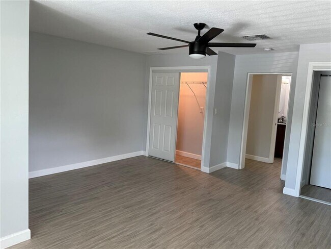 Building Photo - 2451 Nassau St