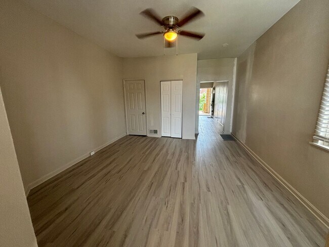 Building Photo - Remodeled Home in Dormont!