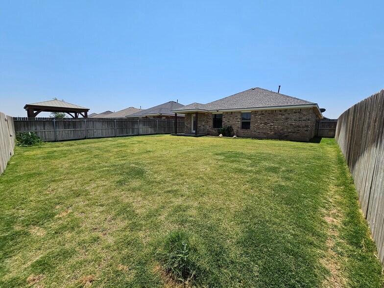 Building Photo - 1710 100th St