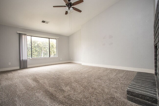 Building Photo - Coming Soon!! Cozy 3-Bedroom, 2-Bath Home in Modesto