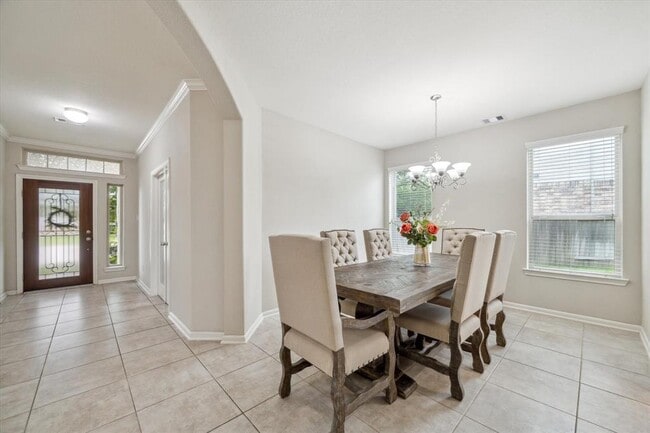Building Photo - 1539 Giles Dr