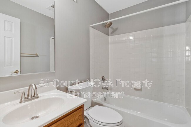 Building Photo - 4323 Apple Orchard Ln