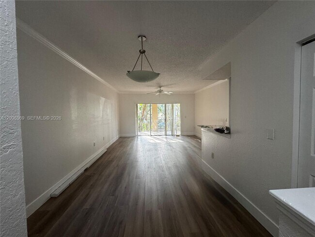 Building Photo - 2439 Centergate Dr
