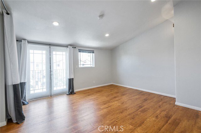 Building Photo - 209 7th St
