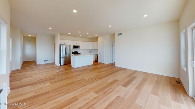 Building Photo - 544 NY-9P