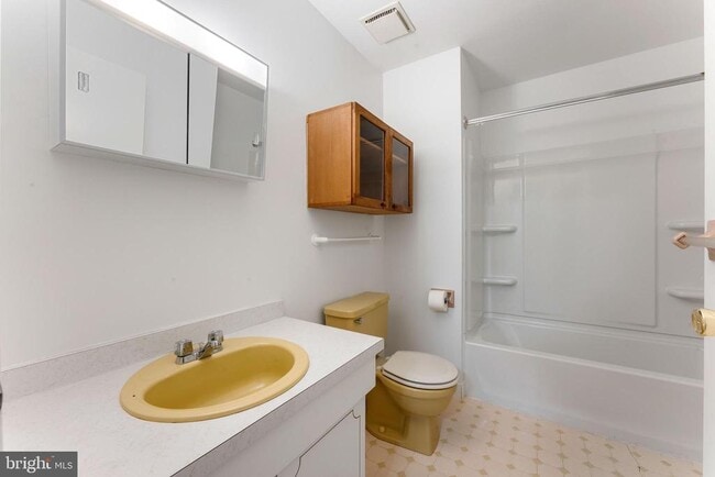 Building Photo - 143 Thomas Dr