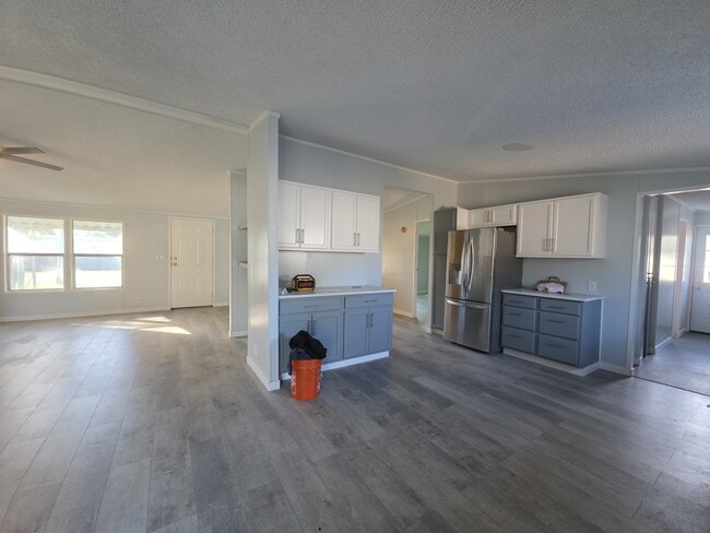 Building Photo - 13542 Trinity Ave