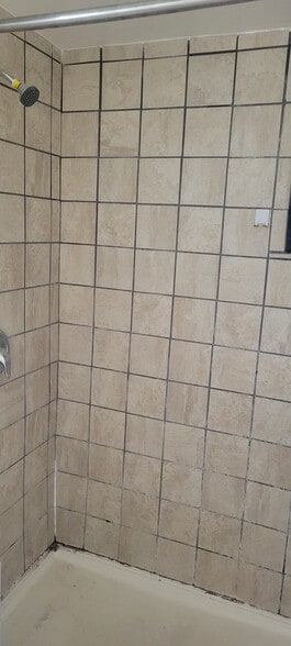 Building Photo - 1430 Peach Ave