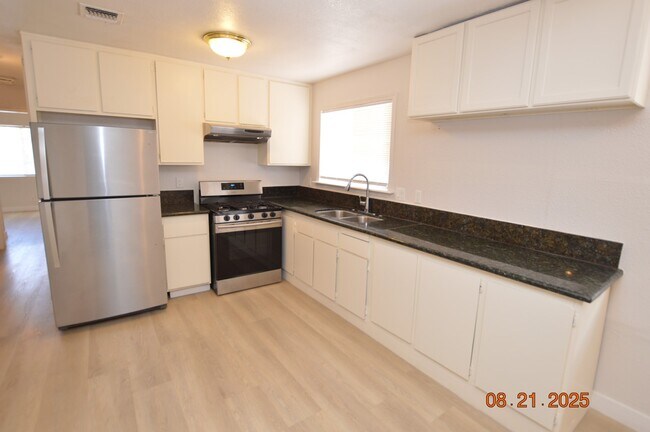 Building Photo - 6751 Sebring St