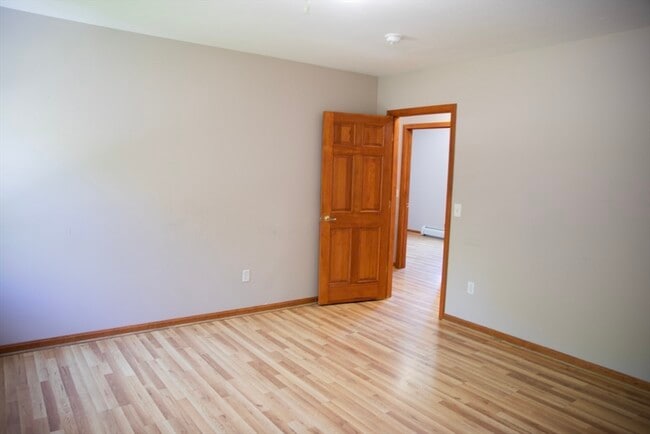 Building Photo - 159 Barre Paxton Rd