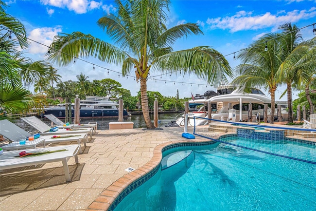 Building Photo - 1329 SW 12th Ct