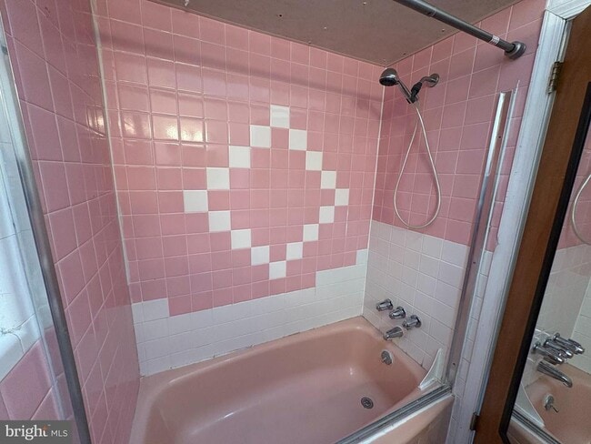 Building Photo - 1220 Fuller St