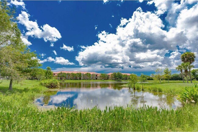 Building Photo - 5016 Lantana Rd