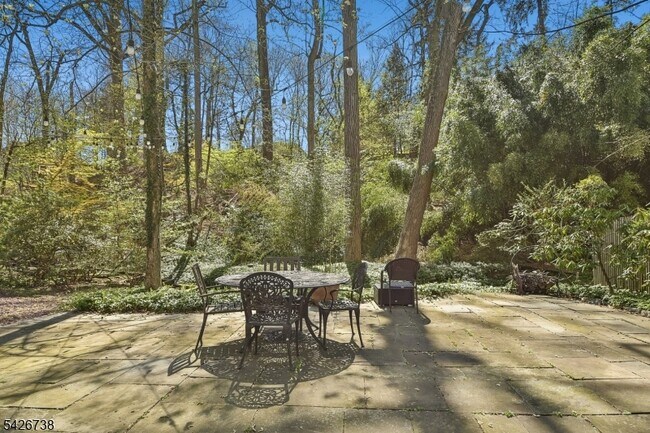 Building Photo - 296 Glen Ave