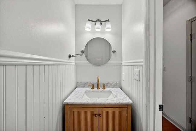 Building Photo - 1353 Black River Dr