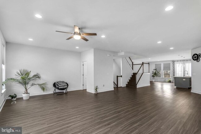 Building Photo - 23035 Sullivans Cove Sq