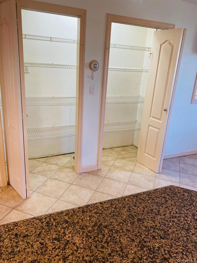 Building Photo - 24 Cable Ln