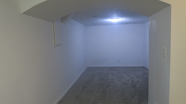 Building Photo - 13807 Greenfield Rd