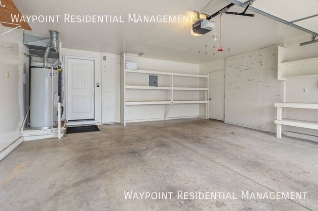 Building Photo - 4943 W Catalpa Dr