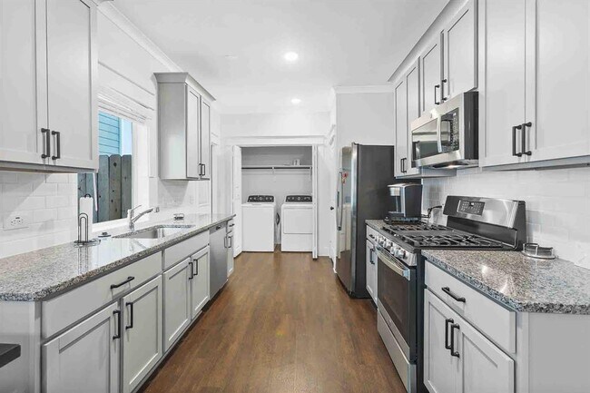 Building Photo - 364 Kenai Dr