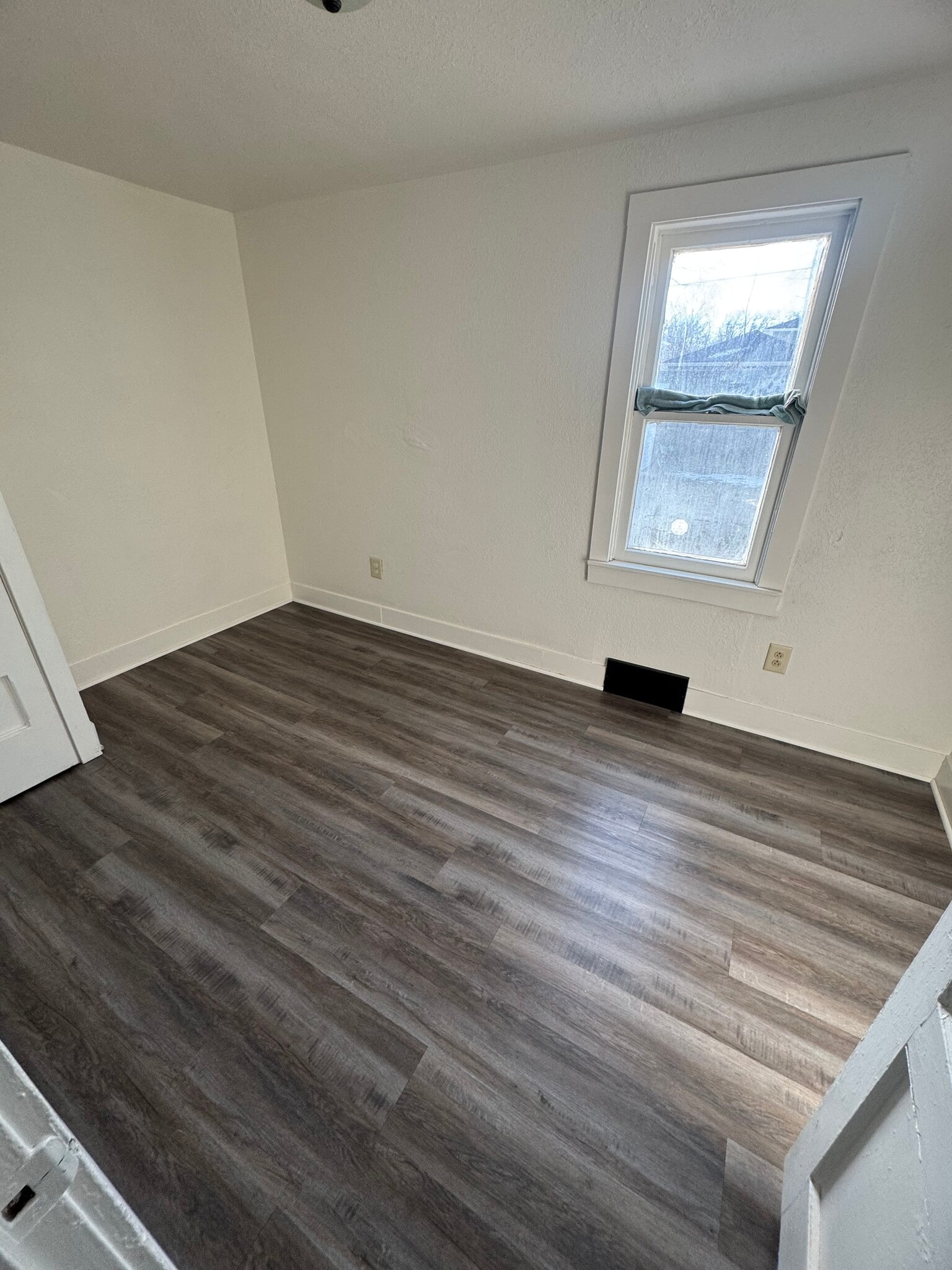 Building Photo - 1324 Kenwood Ave