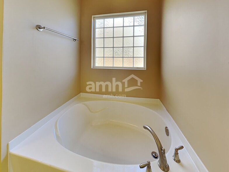 Building Photo - 300 Dunnwood Loop