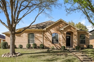 Building Photo - 1141 Lakeside Dr