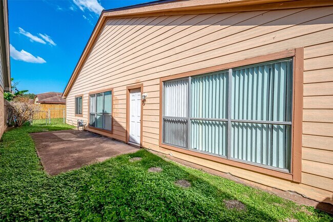 Building Photo - 1490 Hunters Park Dr