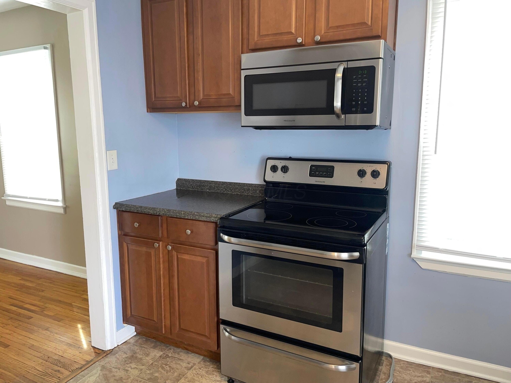 Building Photo - 341 S Roys Ave