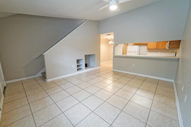 Building Photo - 241 Dixie Dr