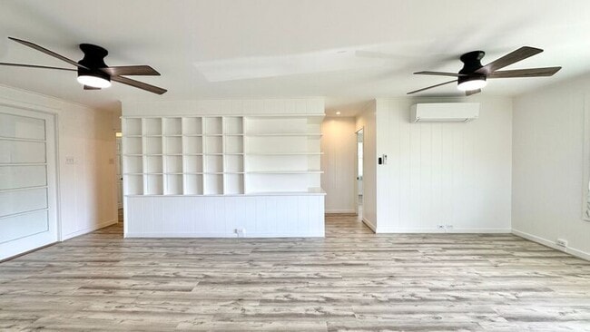 Building Photo - 2340 University Ave