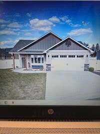 Building Photo - Stunning Zero Step Ranch Style Home