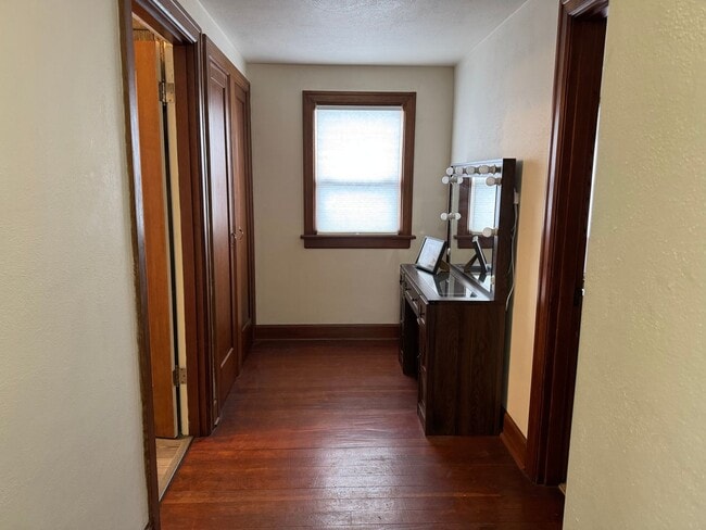 Building Photo - Farmhouse Short Term Partially Furnished (Available now through September)