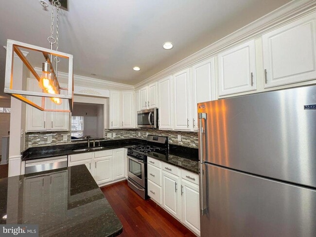 Building Photo - 12912 Marlton Center Dr