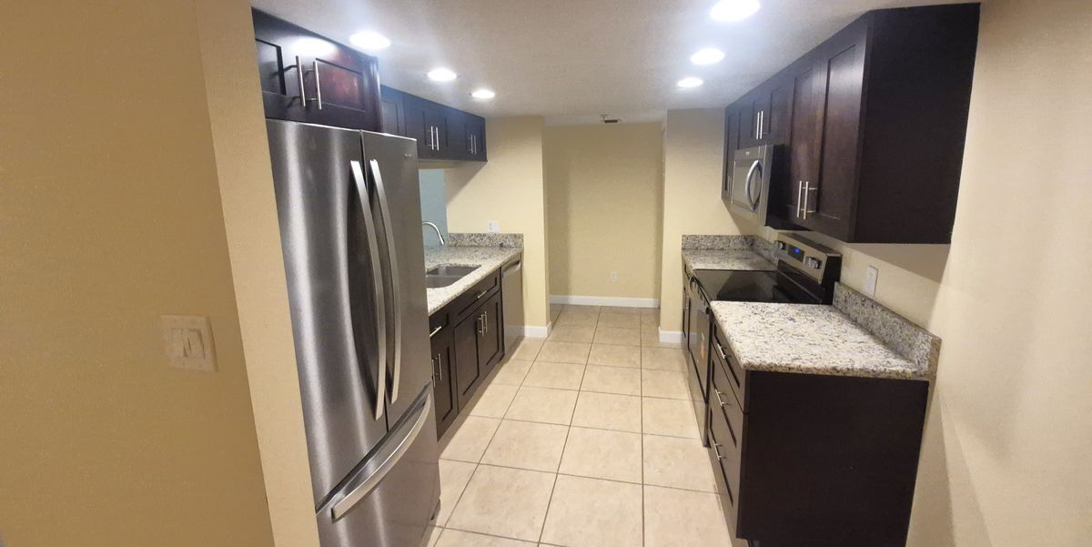 Building Photo - 820 Lavers Cir