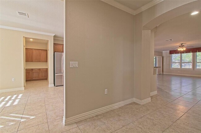 Building Photo - 411 Capote Peak Dr