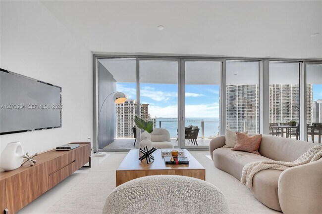 Building Photo - 300 Biscayne Blvd Way