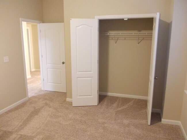 Building Photo - Spacious 4 Bedroom Home in Cox Mill School...