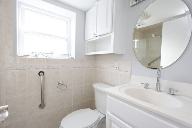 Building Photo - 9622 N Kildare Ave