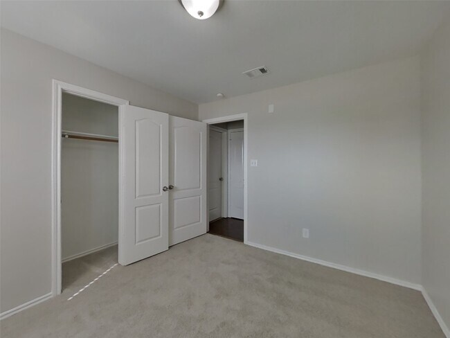 Building Photo - 21207 Woodland Green Dr