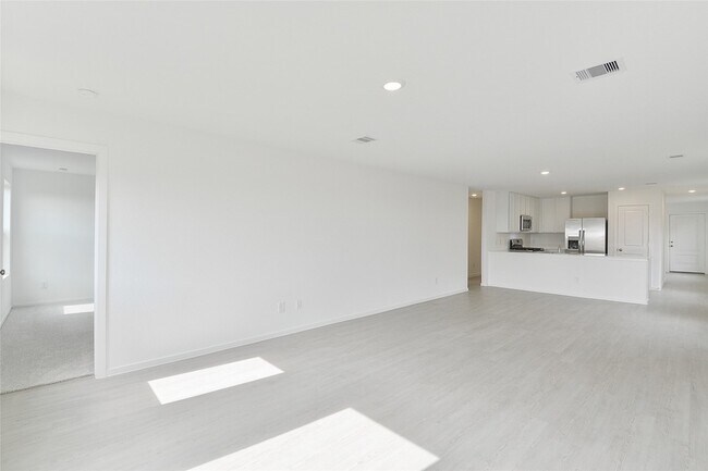 Building Photo - 16818 Great Highlands Dr