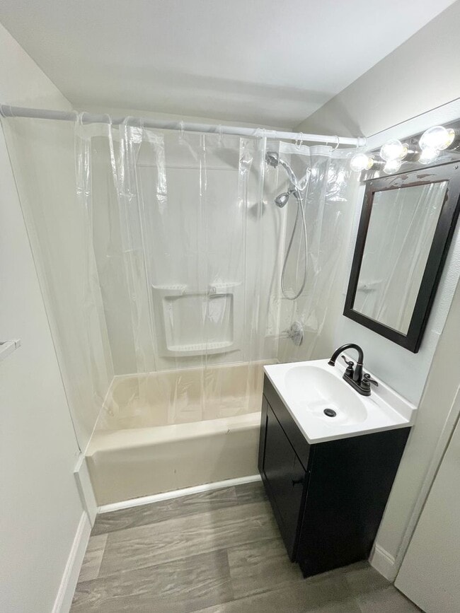 Building Photo - 20 Latham Ct