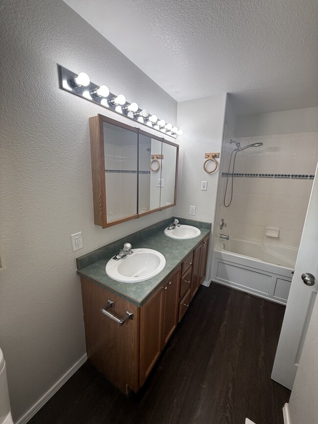 Building Photo - 4470 E Birchwood Dr